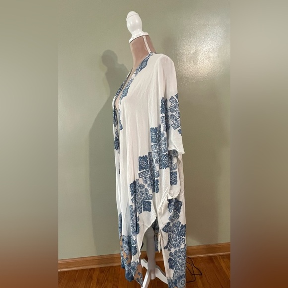 Lovestitch White and Blue Patterned Kimono Maxi Boho Vacation Resort OS NWT - Picture 6 of 12
